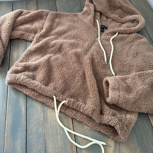 Derek Heart Camel Teddy Bear Quarter Zip Cropped Draw Hoodie - Size Medium (E9) - Picture 3 of 6